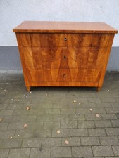 Biedermeierkommode in Kirschbaum um 1830