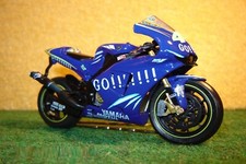 1:22 Yamaha YZR-M1 V.Rossi 46
