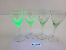 4x Weingläser Uranglas