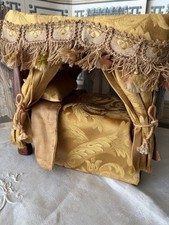 Queen Anne Stil Baldachin