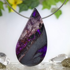 XL Sugilith Anhänger Freeform Slice gebohrt 56 mm 130 ct Wessels Minen Südafrika