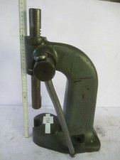 Kniehebelpresse Dornpresse Lochstanze Lochpresse Stanze Presse Handhebelpresse