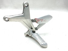 Linkes Fahrer-Fußrasten MV