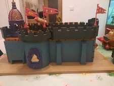 Ritterburg mit viel Zubehör Reiter Ritter bespielbar Castle Spielset Spielzeug