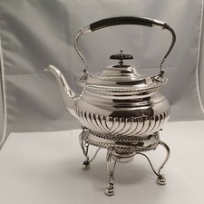 A145# Teekanne auf Rechaud