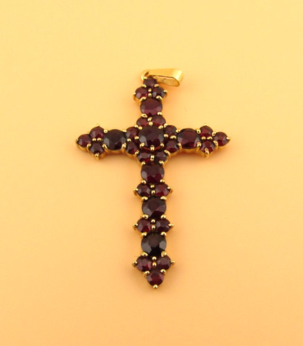 Prächtiges kreuz aus 333 - prächtiges,