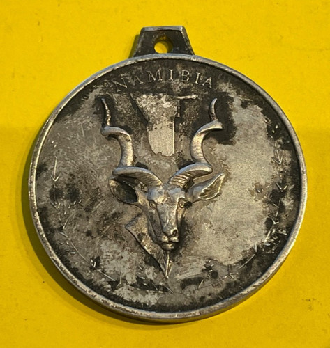 Medaille anhänger 4cm namibia - anhänger,