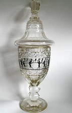 Großer schwerer Deckelpokal