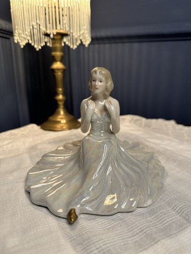 Vintage royal dux - bohemia, art