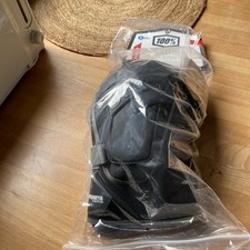 100% FORTIS Knieschützer