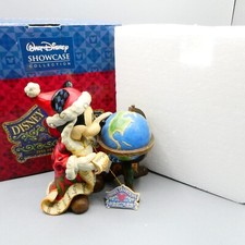 Enesco Disney Showcase Figur 4033271 Old World Santa Mickey verpackt mit Etikett