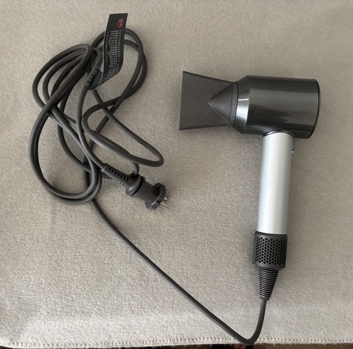 Dyson supersonic professional - dyson,