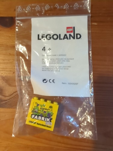 Legostein aus der legofabrik - legostein,