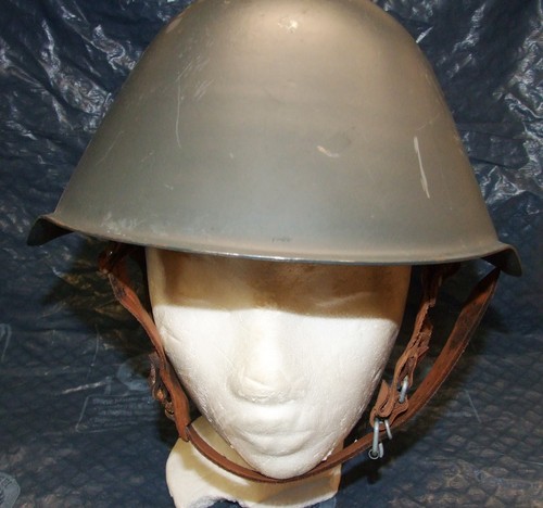 Nva stahlhelm mit tragespuren - nva,