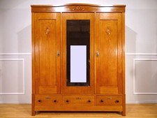 HANNIS ANTIQUE STORE /