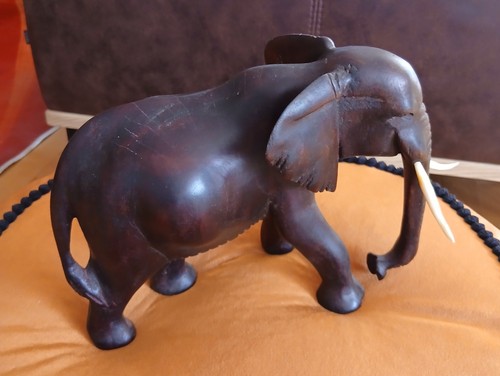 Großer afrikanischer holz - großer,