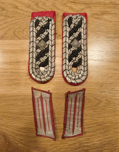 Kragenspiegel und