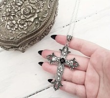 Halskette mit Kreuzanhänger / verschiedene Sorten / Damen / Punk / Gothik