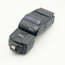 Nissin i600 Blitzgerät für
