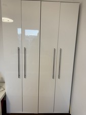 Garderobenschrank / Kleiderschrank