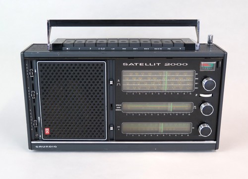 Grundig Satellit 2000 Stere