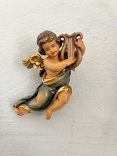 Engel aus Holz geschnitzt und