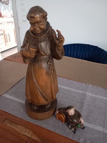 Holzfigur mönch mit bierkrug - ,