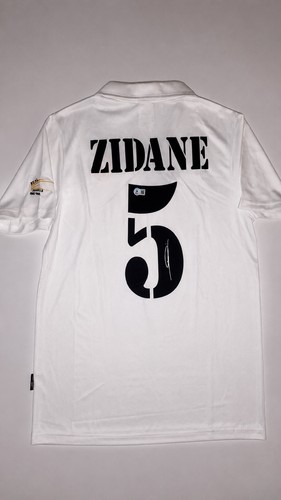 Zinedine zidane signed real - zidane,