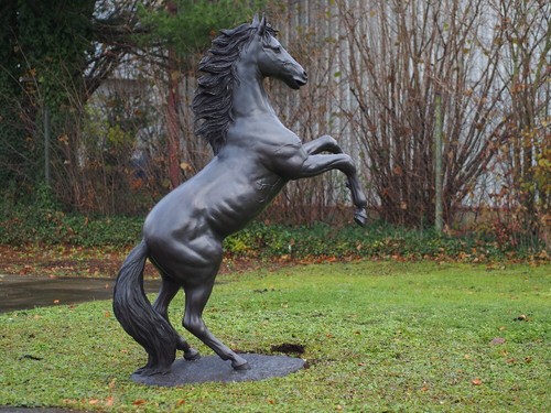 Bronzeskulptur springendes - bronzeskulptur,