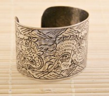Breiter Armreif mit Drache ~