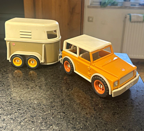 Geländewagen spielzeugauto - geländewagen,
