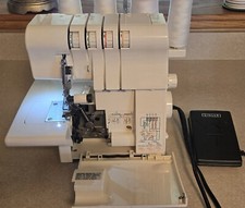 SINGER ULTRALOCK SERGER