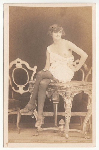 Halb nackte frau barocktisch - halb, a.barocktisch