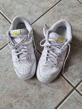 Nike Sneaker Dunk Low in Weiß Gelbes Herz Spezial Edition Valentinstag 