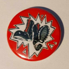 1x Boots Button Oi Oi