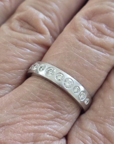 Platinring 950 mit lupenreinen