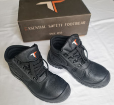 Schwarze hohe Knöchel