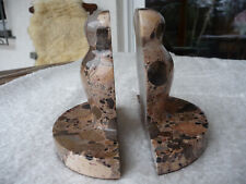 Seltene stylische Buchstützen massiver Stein Kalkoolith-Edelstein Bücher Regal 