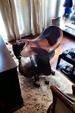 Designer Sattelhocker