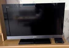 Sony KDL-32EX500 LCD TV mit Xoro HRS 8580 Sat-Receiver