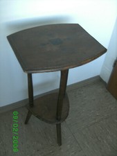 Kleiner Beistelltisch geometrischer Jugendstil mit Einlegearbeiten