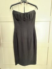 Das kleine Schwarze Abendkleid