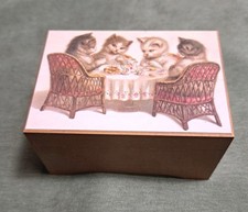 Holzspieluhr, Kästchen mit