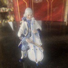 porzellan figur weiß blau