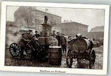 39882131 - Destillieren von Trinkwasser auf einem Marktplatz Rotes Kreuz