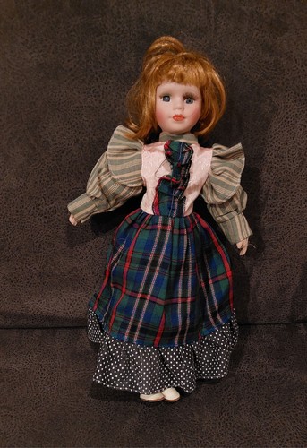 Puppe grünem kleid mit - puppe, in
