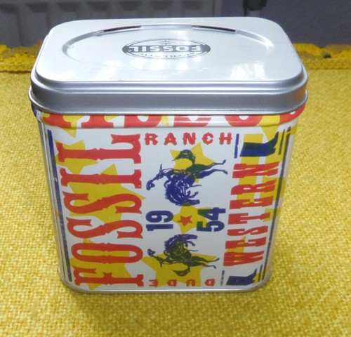 Fossildose aus blech mit - aus,