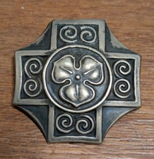 unbekanntes Abzeichen Nadel