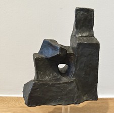 Fritz Wotruba "Kleine sitzende