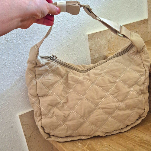 Schultertasche mittel gesteppt